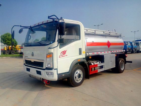 重汽豪沃5噸加油車(chē) 重汽豪沃5噸加油車(chē)